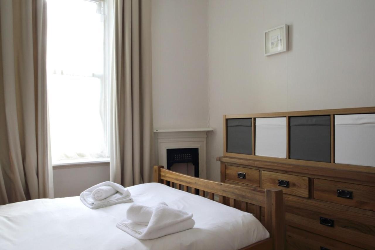 Appartement And Spacious 2 Bedroom Flat With Garden